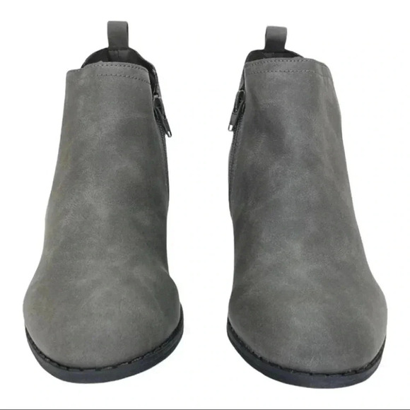 Sun + Stone Cadee Grey Faux Leather Womens Booties - Picture 4 of 11